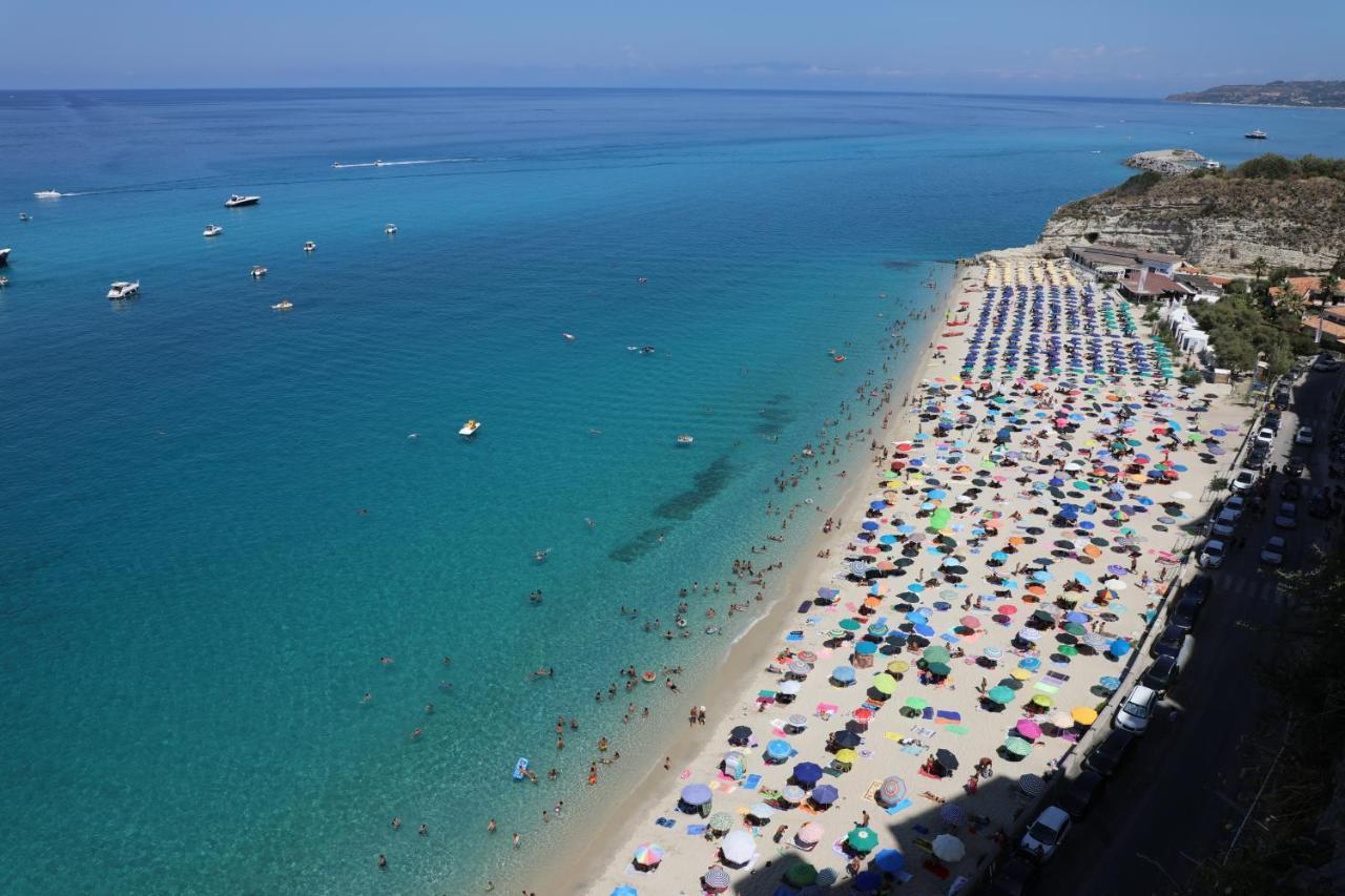 Deus Accomodation Tropea Exterior foto